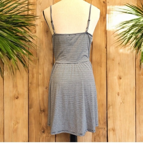 Y2K WEAVERS Mini Stripe Spaghetti Strap Dress - Medium - Picture 3 of 11